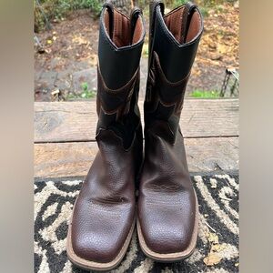Magellan Outdoor boy’s western boots size 3